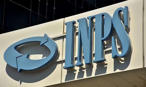 Pensioni di aprile, scatta la trattenuta: fino a mille euro da restituire all&rsquo;Inps