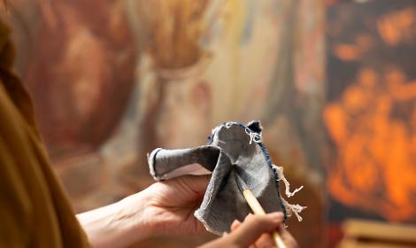 La mostra “Geografie dell’Impercettibile” a Torino: l’arte di Ajanì e Pellerano tra pittura e spiritualità