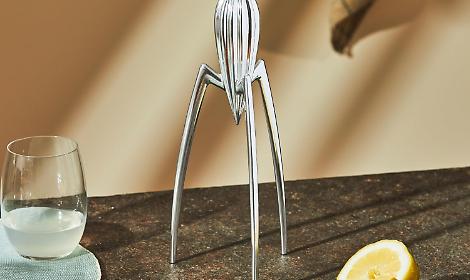 Lo spremiagrumi alieno nato sulla tovaglietta di una pizzeria: scopri Juicy Salif