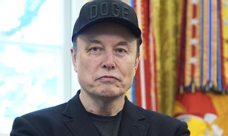 Per confutare le accuse sull'uso di droghe, Elon Musk pubblica online i suoi test delle urine
