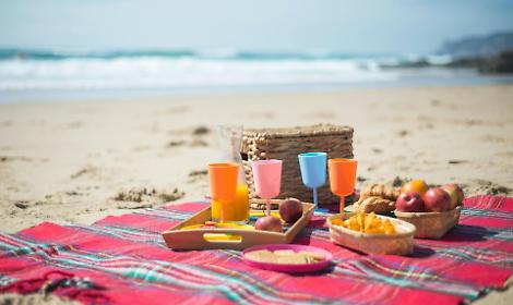 Estate e disturbi digestivi: la guida completa per pranzi in spiaggia sereni