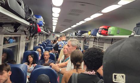 «Il mio viaggio da incubo». Il racconto sul treno per Torino