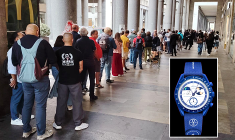 Tutti in coda in via Roma per lo Swatch in vendita solo un giorno