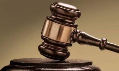 Amniocentesi e infezione, chiesti 4 mesi per il ginecologo: assoluzione per la figlia