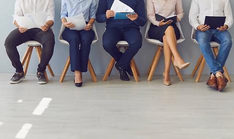 Lavoro: i 5 settori con gli stipendi in maggiore crescita (e quelli che sono rimasti fermi)