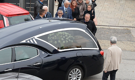 Funerali di Veronese, la madre: «Quando prenderanno chi ti ha ucciso, non me ne fregherà niente»