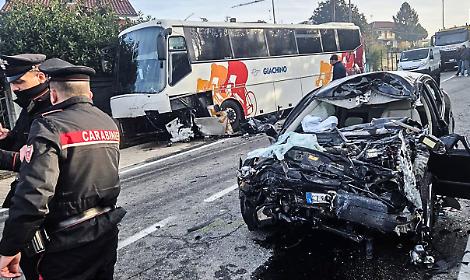 Un morto e venti feriti ad Arignano. Le foto dal luogo della tragedia