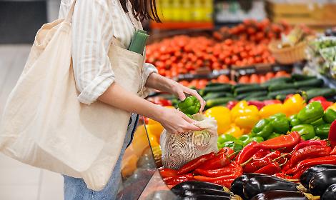 Prezzi, l&rsquo;Italia in equilibrio precario: il 77% teme di non farcela