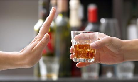 Alcol stop dalle 21, possibile stretta su Basso San Donato e Risorgimento