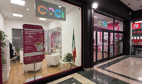 INTRATTENIMENTO, ATMOSFERA NATALIZIA E INCONTRI FORMATIVI ALLO STORE ENEL DI TORINO