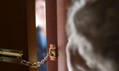 Farigliano, finti tecnici dell&rsquo;acquedotto bussano alle porte: l&rsquo;allarme del Comune