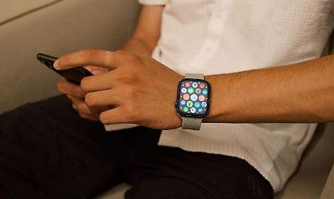 Smartwatch del futuro: l&rsquo;intelligenza artificiale ora legge lo stress in tempo reale