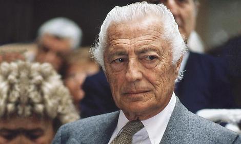Gianni Agnelli 23 anni dopo, il ricordo tra tv e cinema