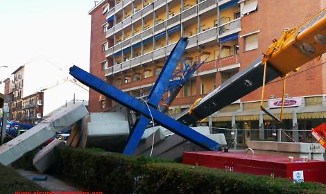 Crollo della gru di via Genova: udienza rinviata e disposta perizia tecnica