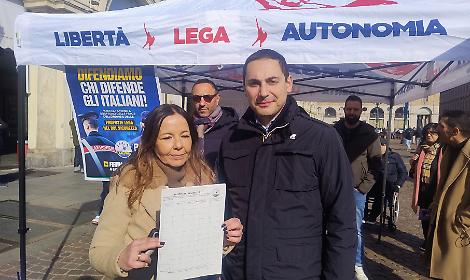 La petizione Lega: &ldquo;Io sto col poliziotto&rdquo;: &laquo;C&rsquo;&egrave; accanimento sulle forze dell&rsquo;ordine&raquo;