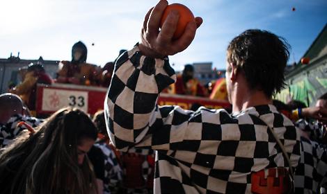 Carnevale di Ivrea, 138 feriti nella prima Battaglia delle Arance. E domani si replica