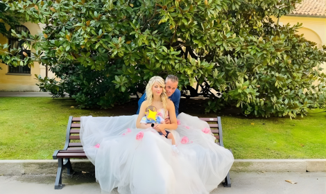 La villa e il cavallino a dondolo nel portico, il silenzio di Pessione dopo la morte del piccolo Riccardo