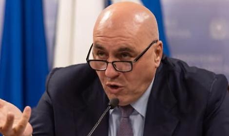 Crosetto rientra in Italia via Oman