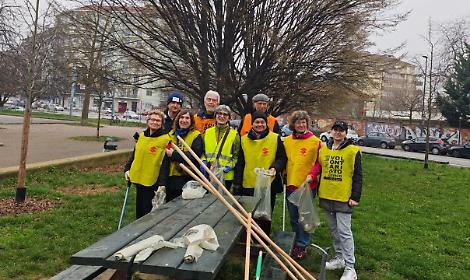 Parco San Paolo, volontari al lavoro per restituire decoro e vivibilit&agrave;