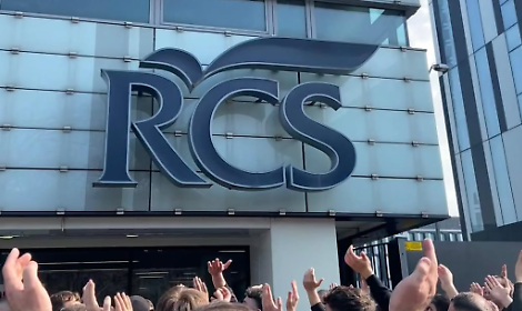 Toro, contestazione contro Cairo a Milano: ecco cosa &egrave; successo davanti alla sede di Rcs