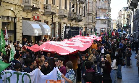 Fridays for Future in marcia a Torino, primo corteo del 2026 per il clima