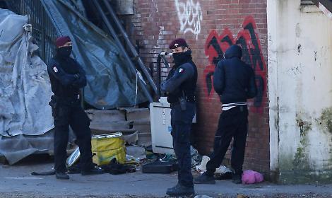 La stretta di Meloni: contro lo spaccio al parco Sempione il Governo ora schiera anche i par&agrave;