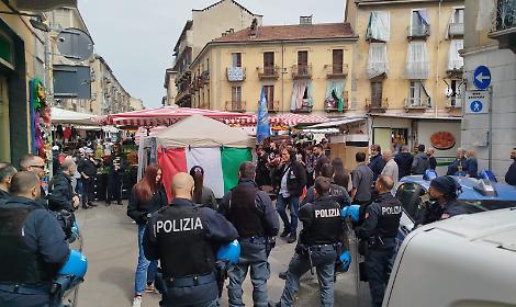 &laquo;Qui fino a che penzolerete&raquo;: il &ldquo;caldo benvenuto&rdquo; ai vannacciani