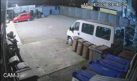 Caccia alla banda incubo dei concessionari: quattro store colpiti in due settimane