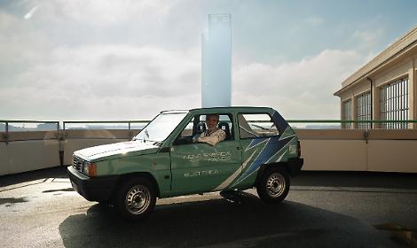 La Panda rinasce elettrica: a Torino l&rsquo;auto sostenibile &egrave; quella che gi&agrave; esiste