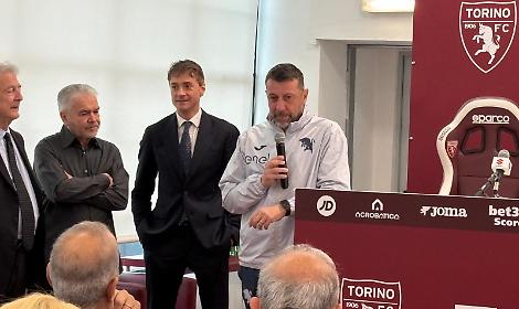 Il tecnico del Torino, Roberto D'Aversa, alla conferenza di presentazione de "La Partita della Storia"