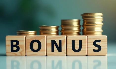 Rivoluzione bonus cultura: arriva la Carta Valore, fino a 500 euro ai diplomati eccellenti