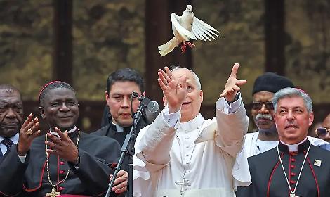 Papa Leone XIV torna dall&rsquo;Africa: &ldquo;Basta guerra, salvate gli innocenti&rdquo;