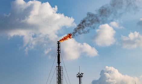 Legambiente: Italia in difficolt&agrave; energetica tra dipendenza dai fossili e bollette record