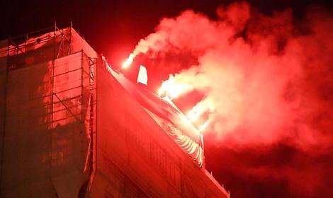 &laquo;Fate l&rsquo;occhiolino ai violenti&raquo;: l&rsquo;attacco alla sinistra &ldquo;soft&rdquo;