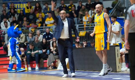 La Reale Mutua a Rieti, la vittoria varrebbe il primo turno dei play-in al Pala Gianni Asti