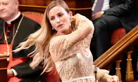 "Bullizzata dalla sinistra". Il caso Venezi divide la politica