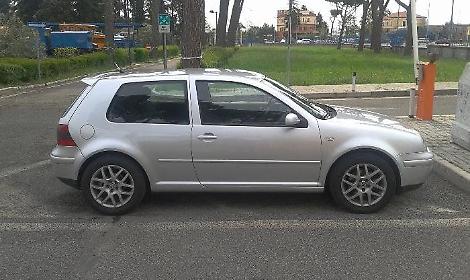 Truffa dello specchietto in corso Brianza: presa di mira la madre della consigliera leghista Giulia Zaccaro