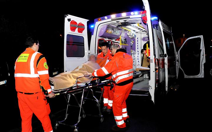 Borgaro Torinese: auto si ribalta in via Lanzo, conducente ubriaca al volante