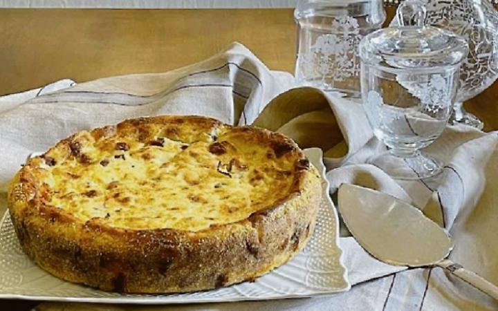 Semolino, ricotta e formaggio alla base del migliaccio salato