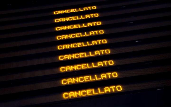 Scioperi dal 6 al 12 aprile, ma venerd&igrave; 10 giornata critica per aerei e trasporti mentre sabato 11 stop ai treni