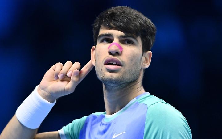 Alcaraz insultato davanti l'hotel: il video virale