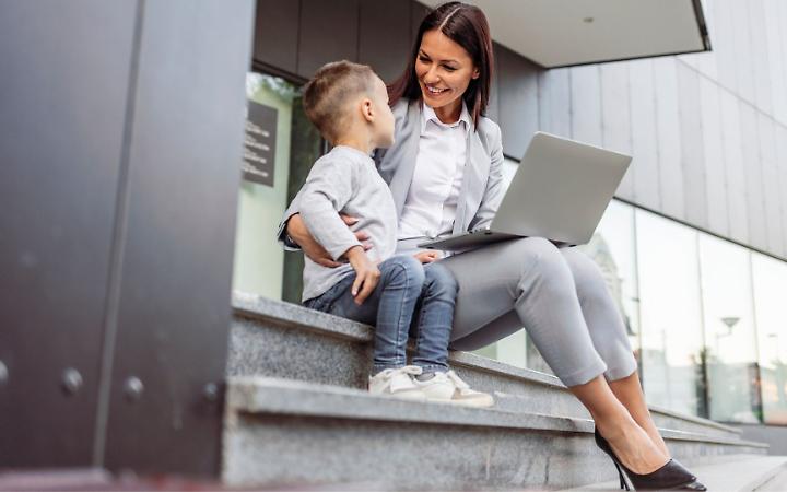 Rientrare nel mondo del lavoro dopo la maternità: valorizzare le competenze acquisite