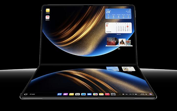 Huawei MateBook Fold Ultimate, il notebook pieghevole sottile che va già a ruba