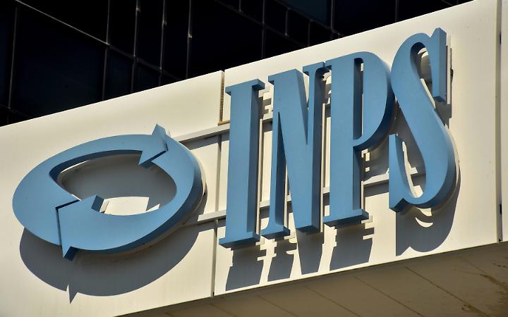 Pensioni di dicembre 2025, boom in busta: perché l’assegno sale