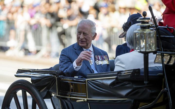 La verità sulla salute di re Carlo III: "Potrebbe morire con il cancro"
