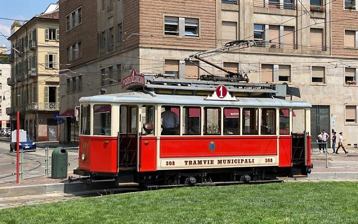 Torino, domenica torna il giro sui tram storici: ecco come partecipare