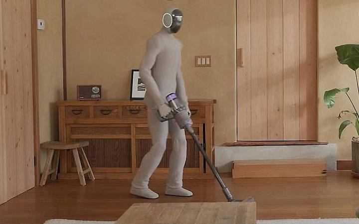 17mila euro per avere un robot che fa il lavoro di casa: ecco NEO Gamma, il primo robot domestico