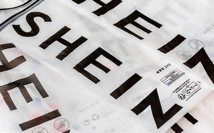 Shein ora vende libri usati: il colosso del fast fashion che sorprende tutti