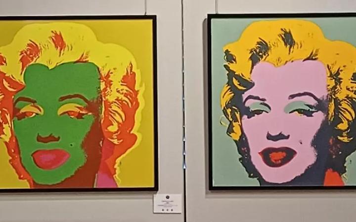 A Cherasco la Pop Art si annusa: la trama olfattiva di SBAM accende Palazzo Salmatoris