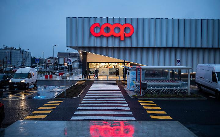 La svolta della Coop, supermercati chiusi la domenica